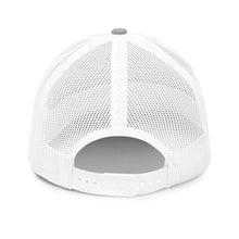 Charger l'image dans la galerie, Afan white embroid logo trucker cap