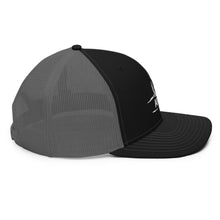 Charger l'image dans la galerie, Afan white embroid logo trucker cap
