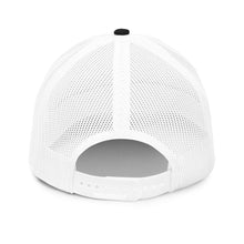 Charger l'image dans la galerie, Afan white embroid logo trucker cap
