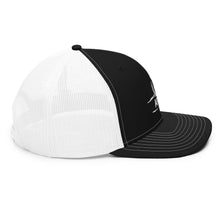 Charger l'image dans la galerie, Afan white embroid logo trucker cap
