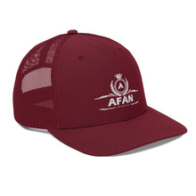Charger l'image dans la galerie, Afan white embroid logo trucker cap
