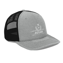 Charger l'image dans la galerie, Afan white embroid logo trucker cap
